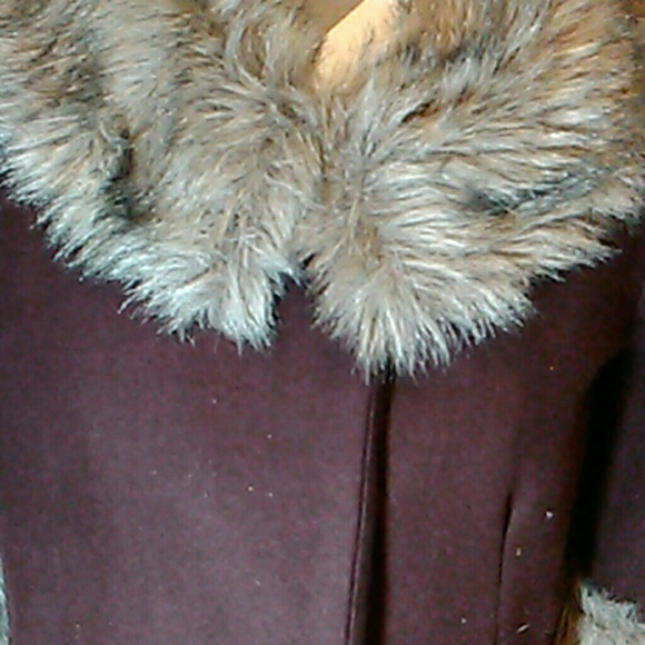 Crop Jacket With Faux Fur - Picture 3 of 5